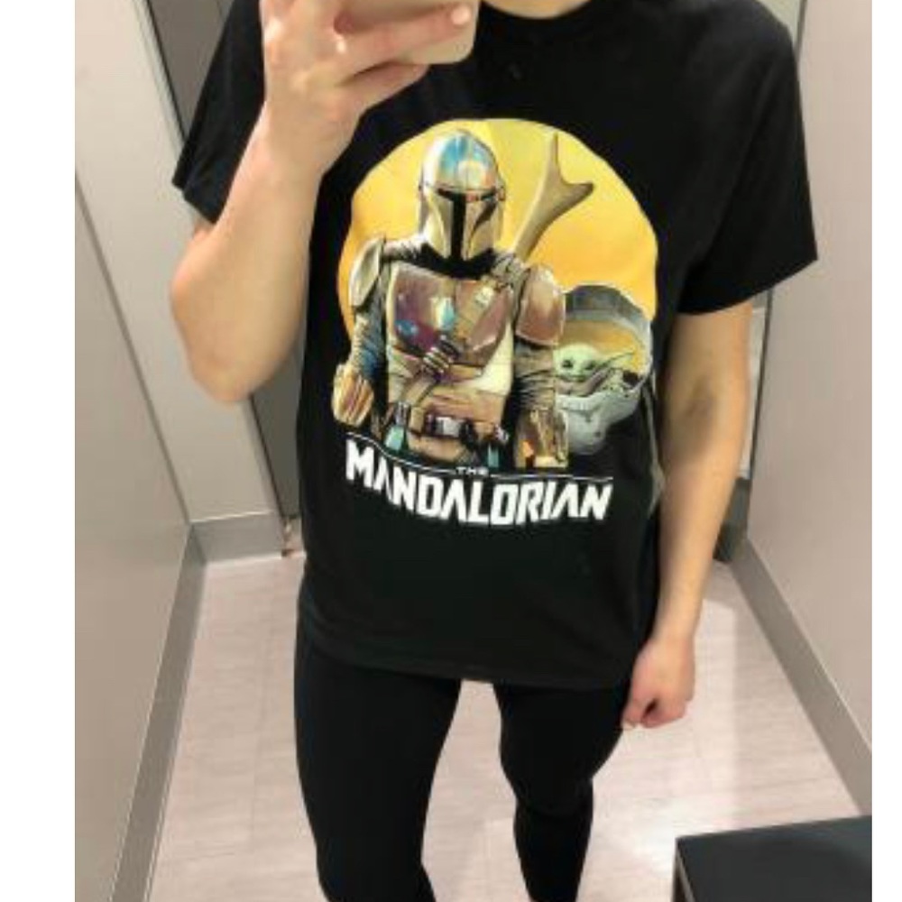 Star War Mandalorian Marvel Studios Graphic TShirt - Picture 2 of 7